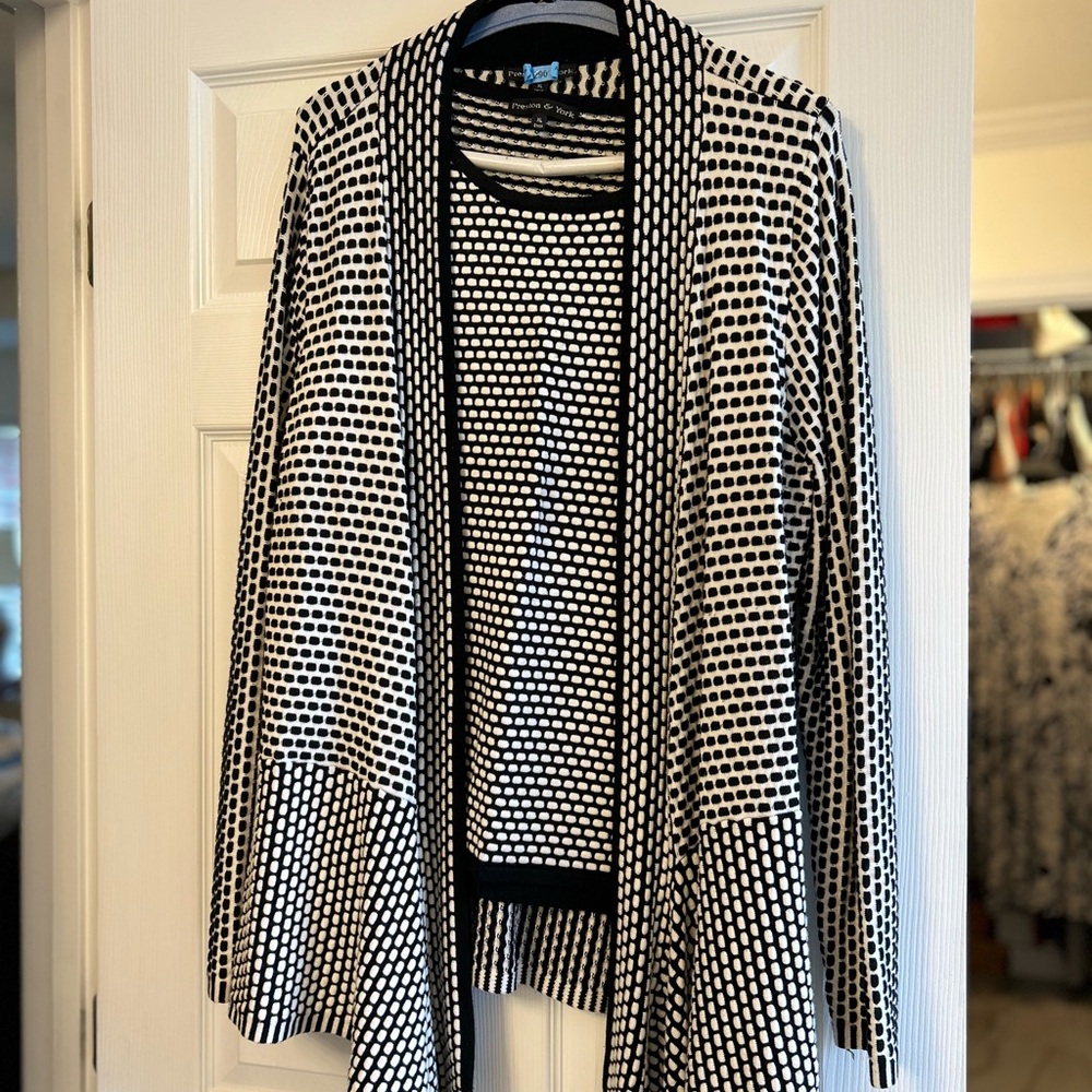 Chic Black and White Women's 2pc  Cardigan set
